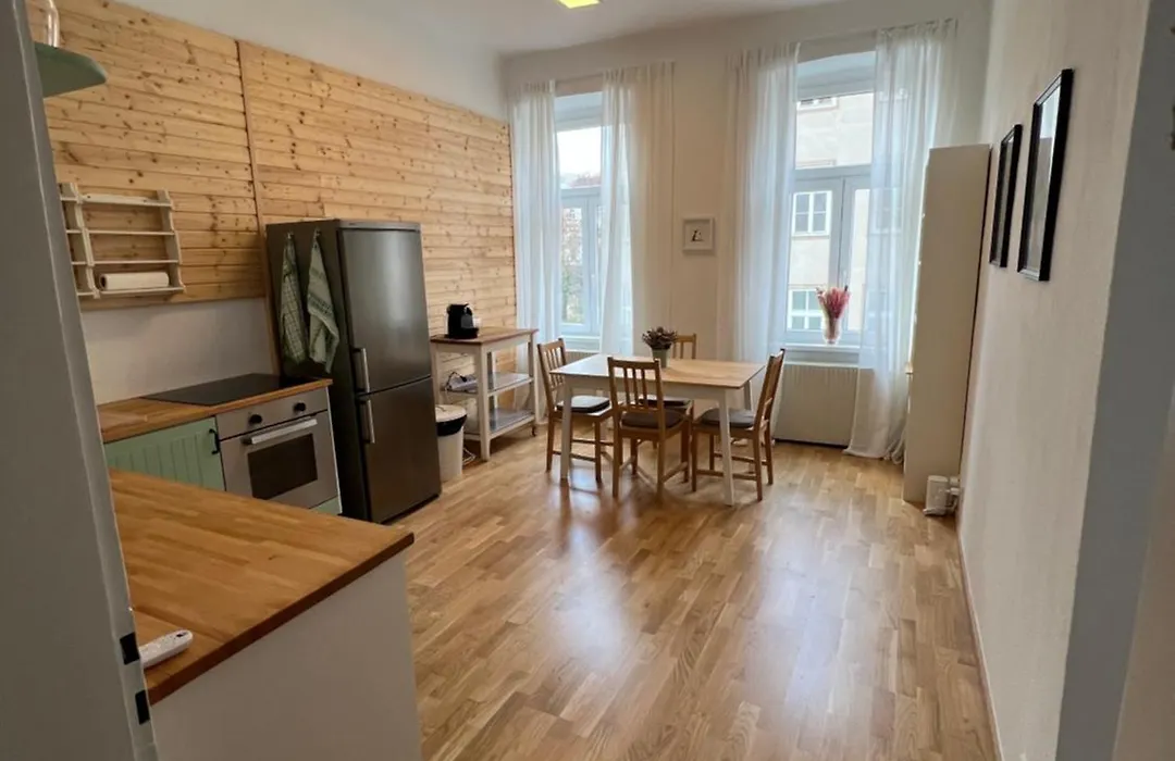 Charming New In Next To Stadthalle Вена
